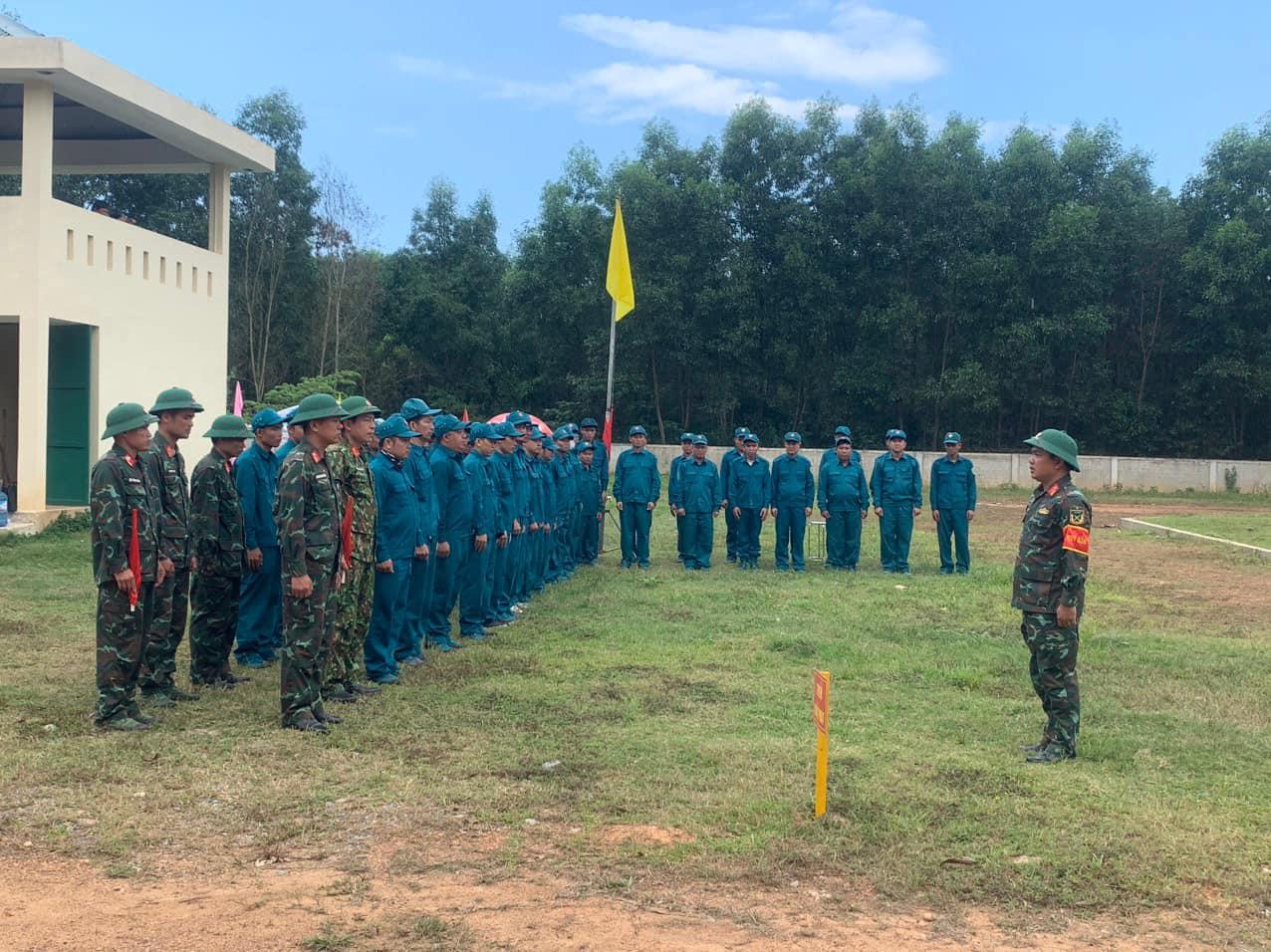 Ban CHQS huyện Gio Linh: kiểm tra bắn đạn thật đối với lực lượng tự vệ CTCP gỗ MDF VRG Quảng Trị...
